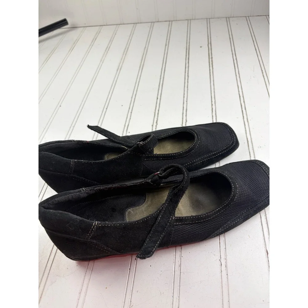 AEROSOLES elevate your